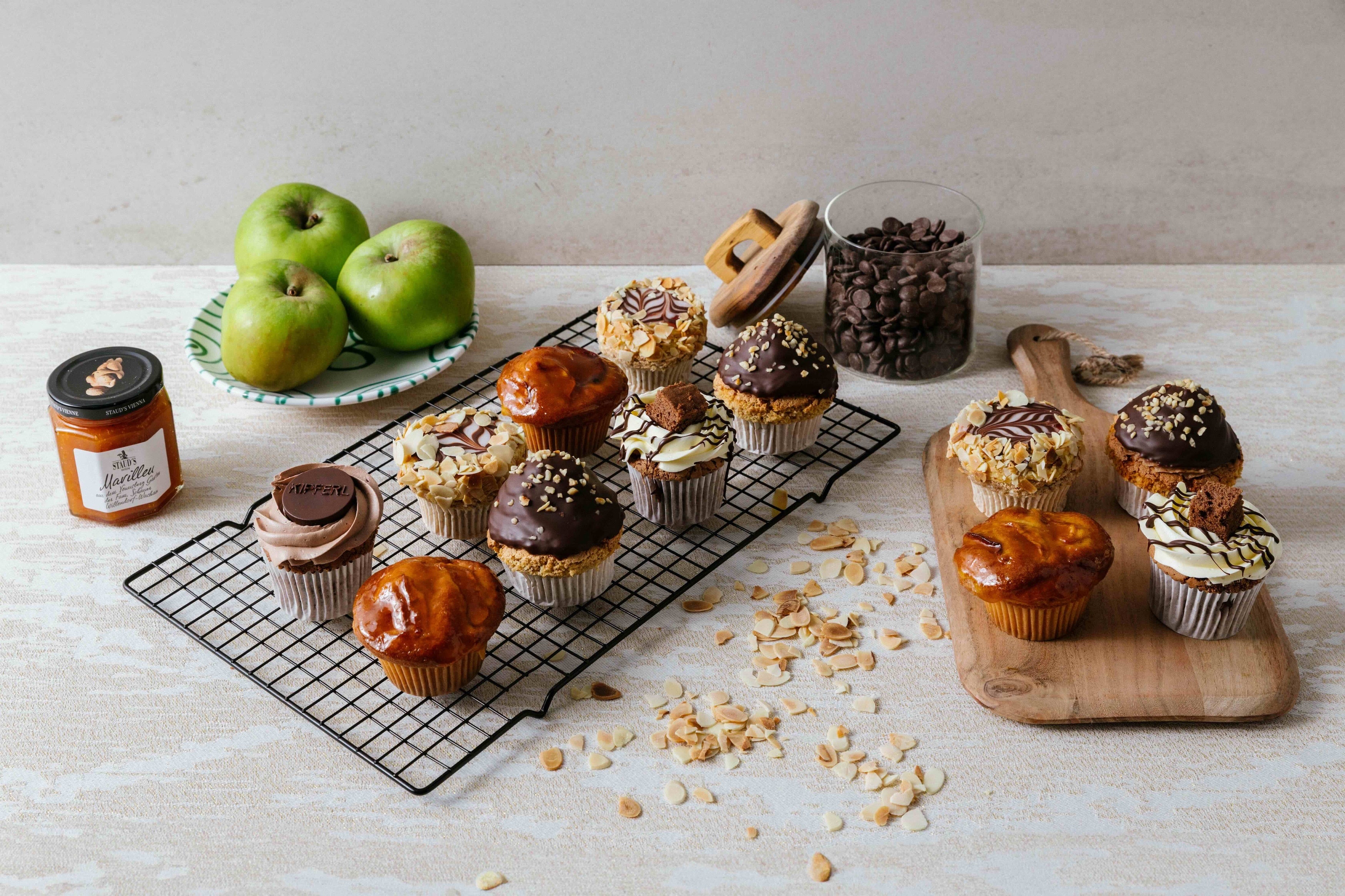 Cupcake_Group_Pic_Landscape.jpg