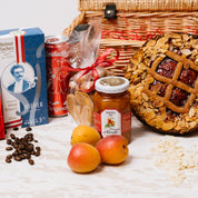 Alcohol-free Austrian gift hamper side view