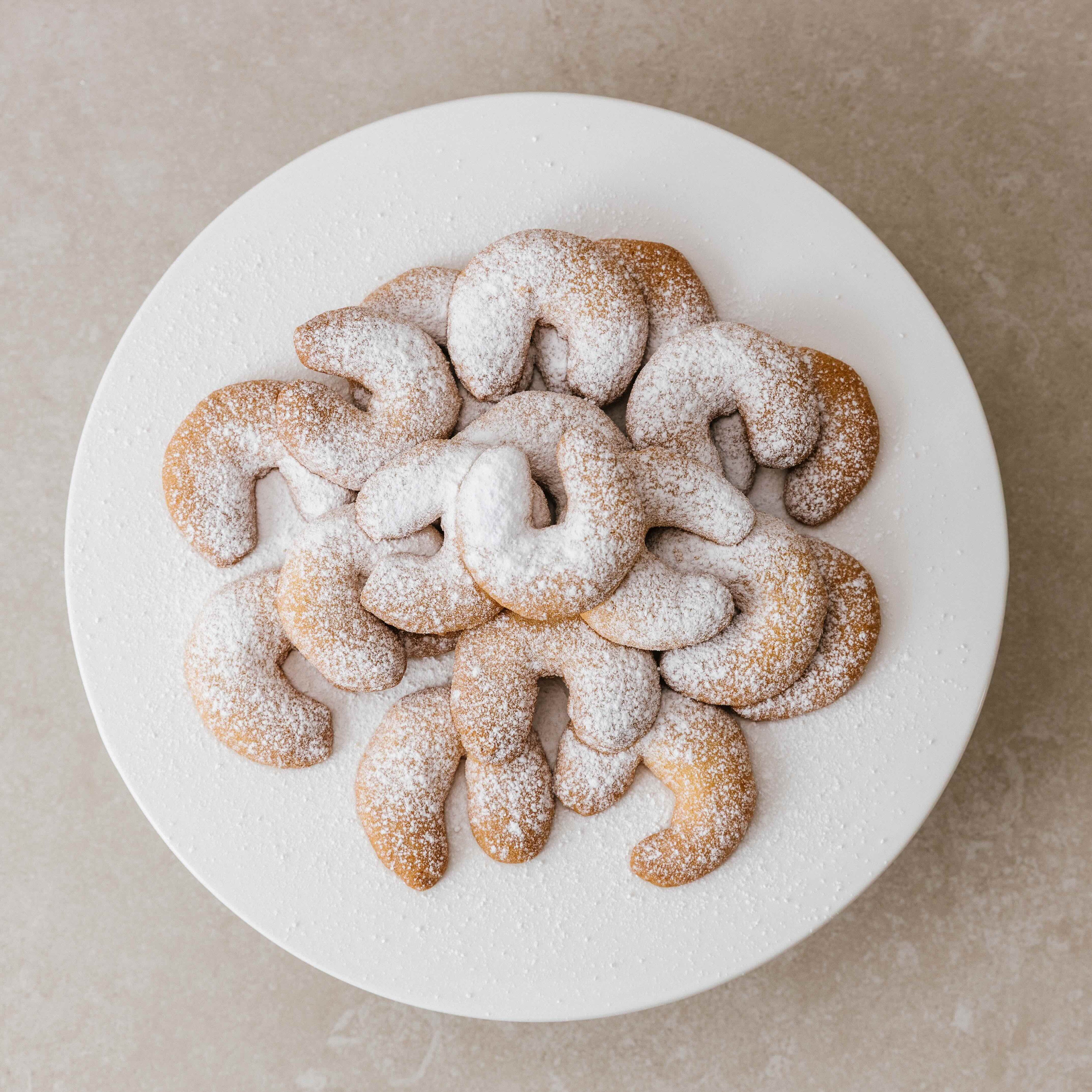 Vanillekipferl - Austrian Vanilla Biscuits